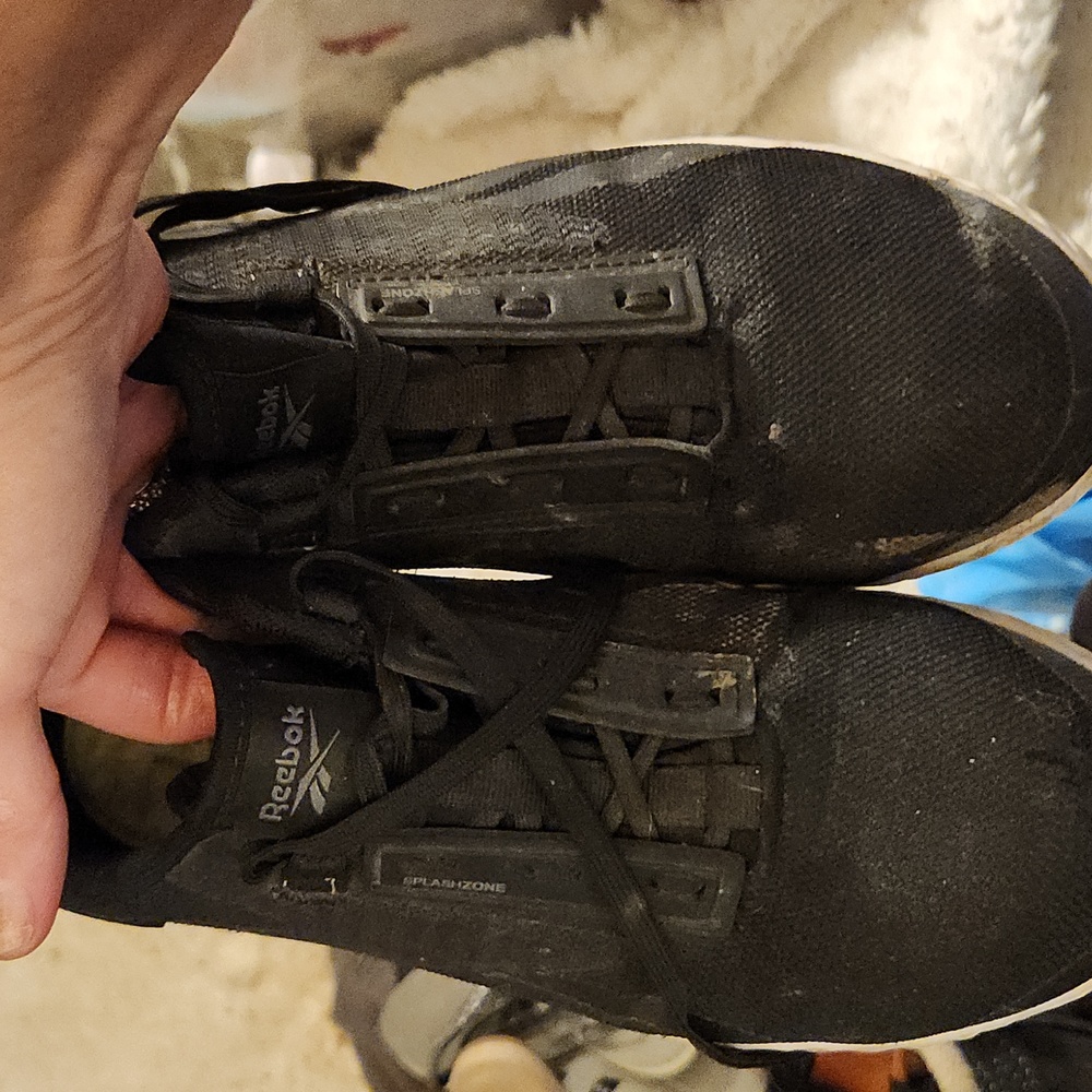 Men/womens black reebok. Size 10
